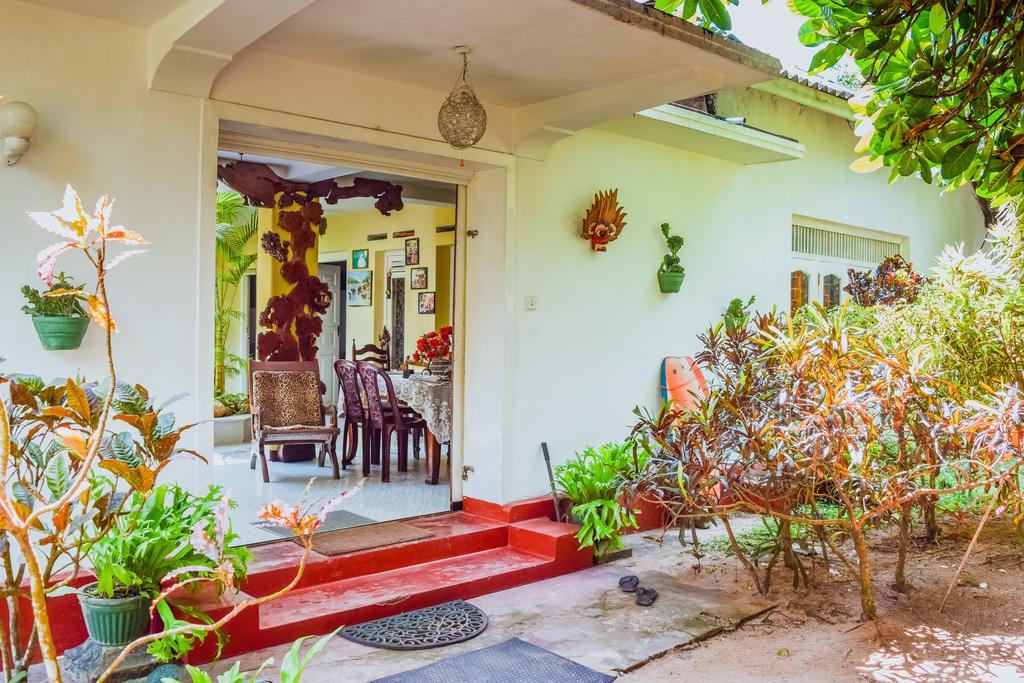 Shammie Guest House Hikkaduwa Extérieur photo