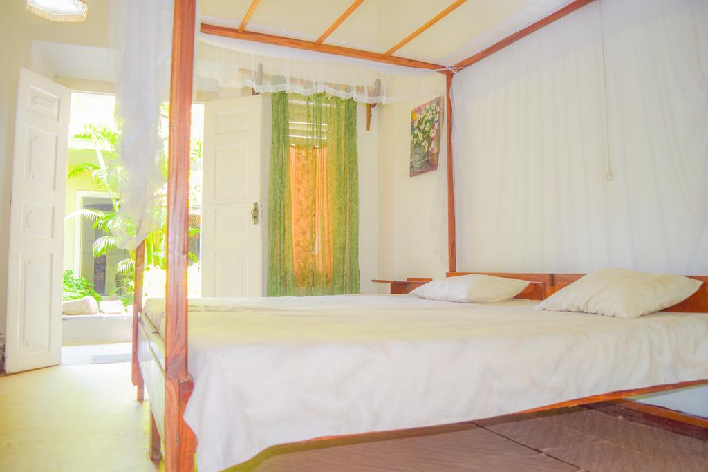 Shammie Guest House Hikkaduwa Extérieur photo